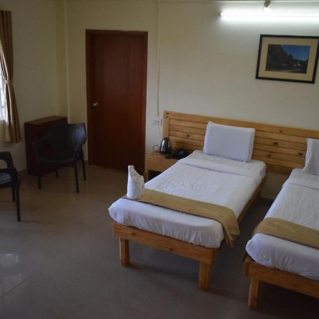 Hotel Travellers Inn ชิลลอง ภายนอก รูปภาพ