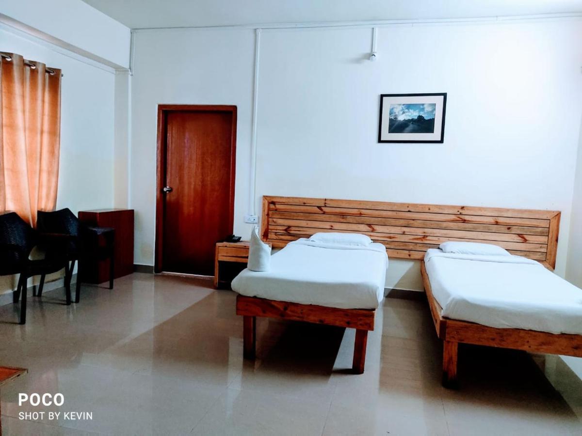 Hotel Travellers Inn ชิลลอง ภายนอก รูปภาพ