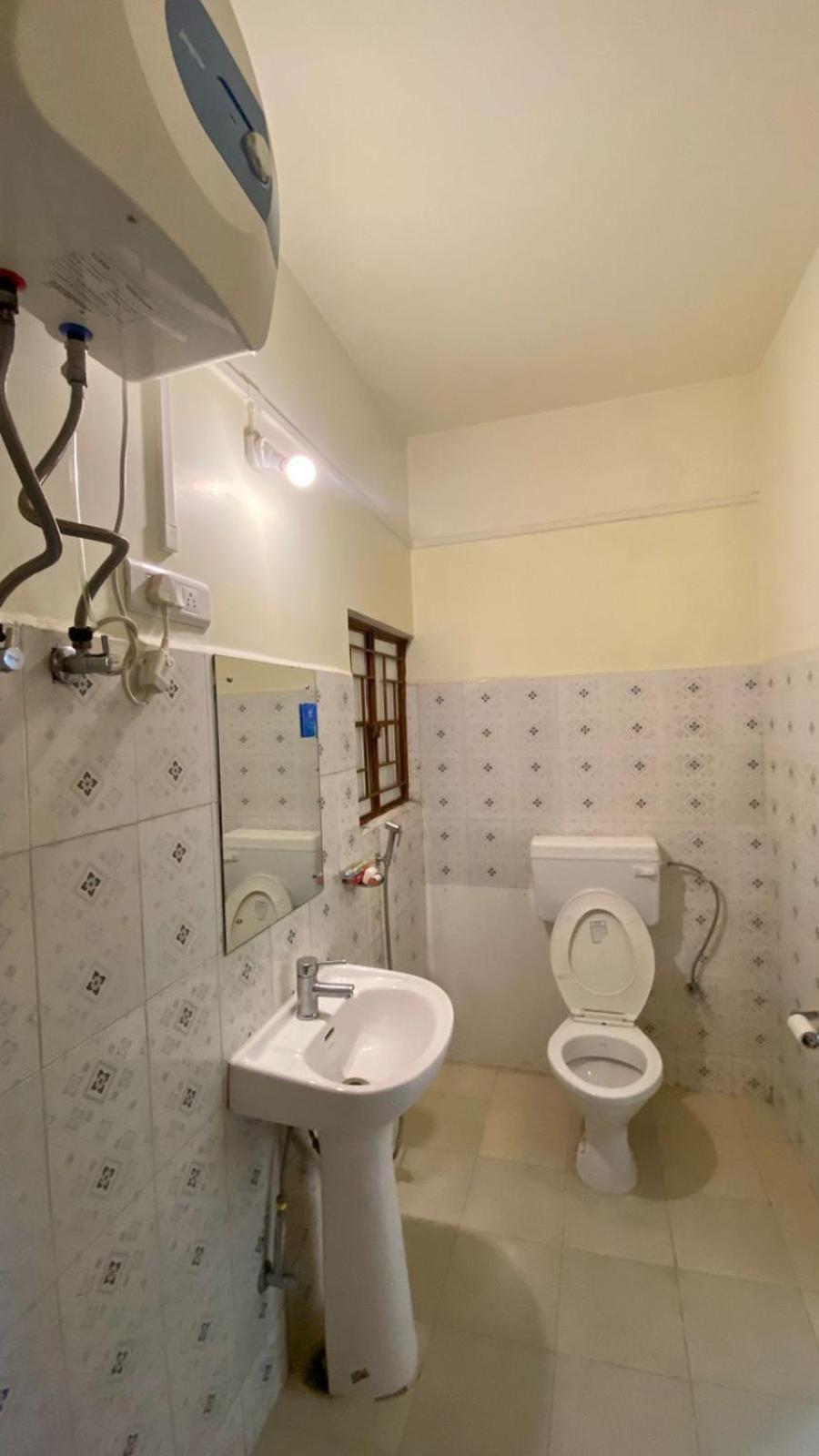 Hotel Travellers Inn ชิลลอง ภายนอก รูปภาพ