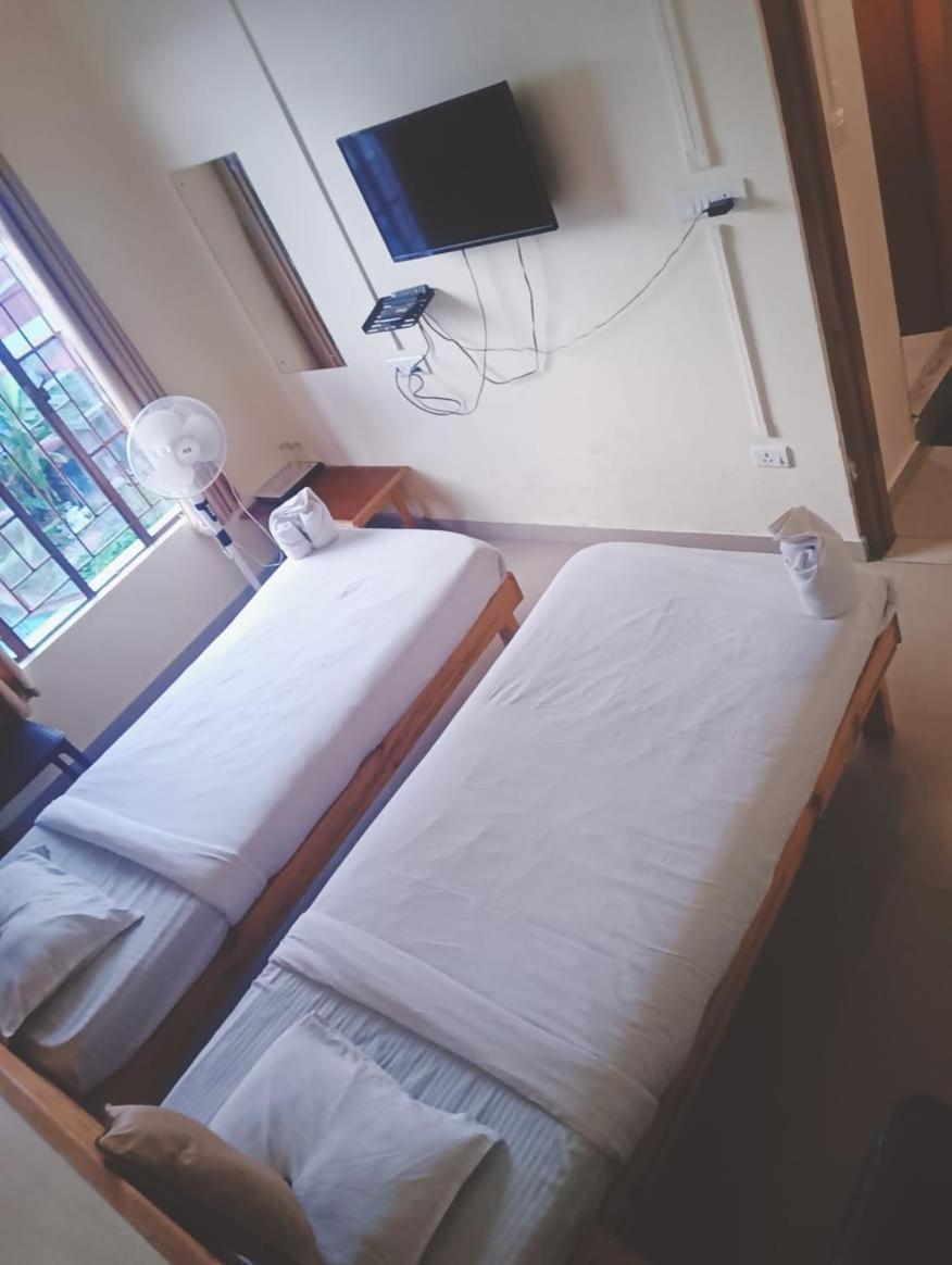 Hotel Travellers Inn ชิลลอง ภายนอก รูปภาพ