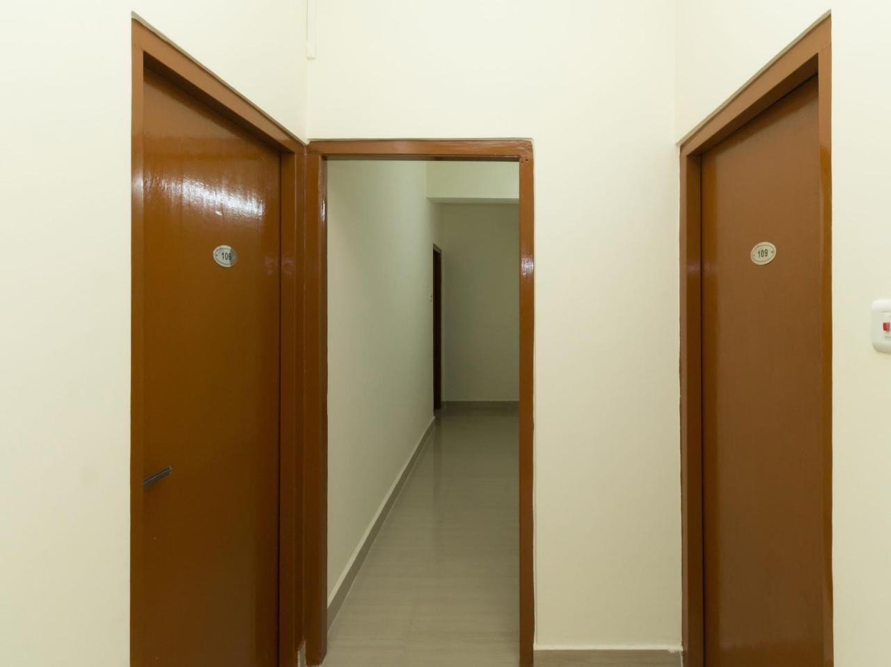 Hotel Travellers Inn ชิลลอง ภายนอก รูปภาพ