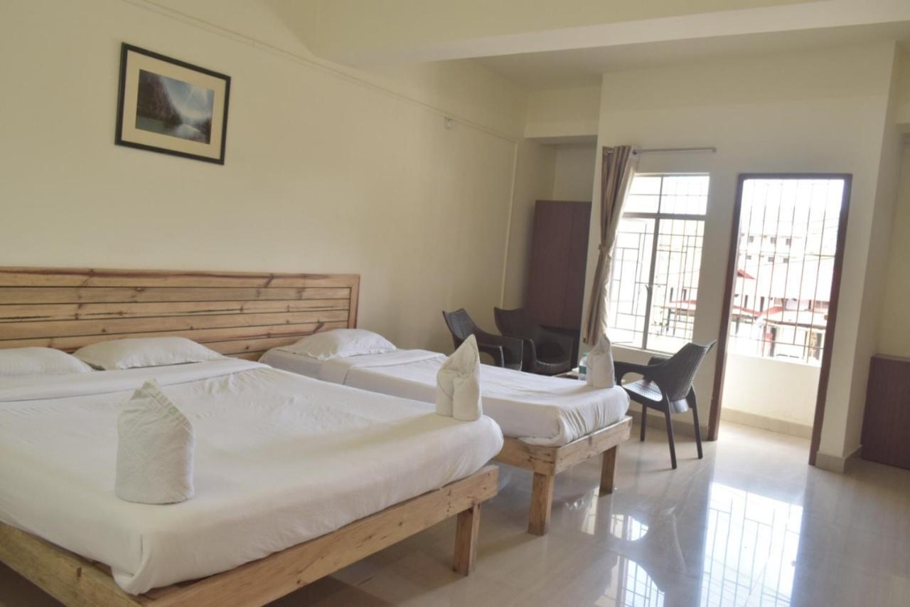 Hotel Travellers Inn ชิลลอง ภายนอก รูปภาพ
