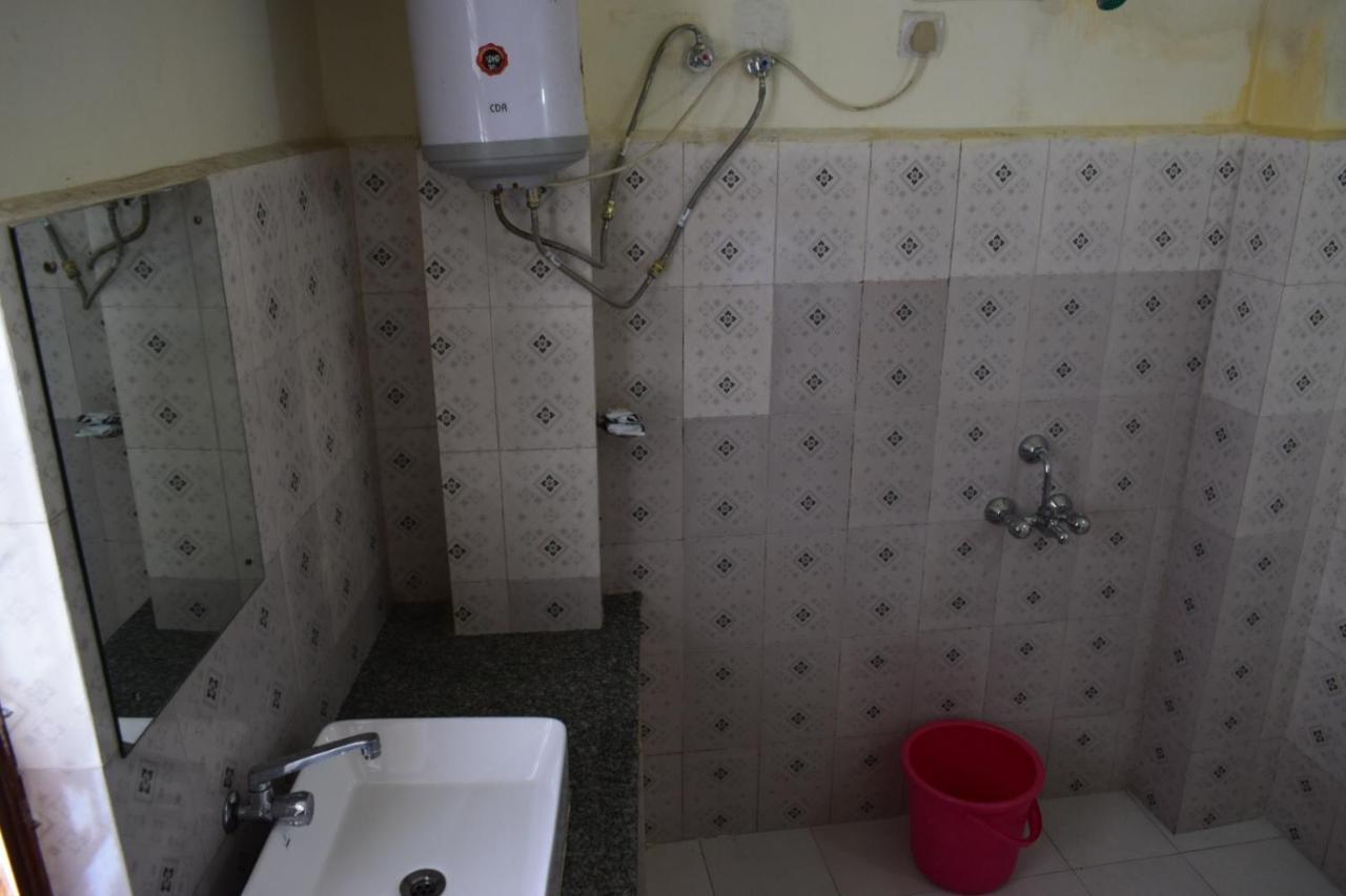 Hotel Travellers Inn ชิลลอง ภายนอก รูปภาพ