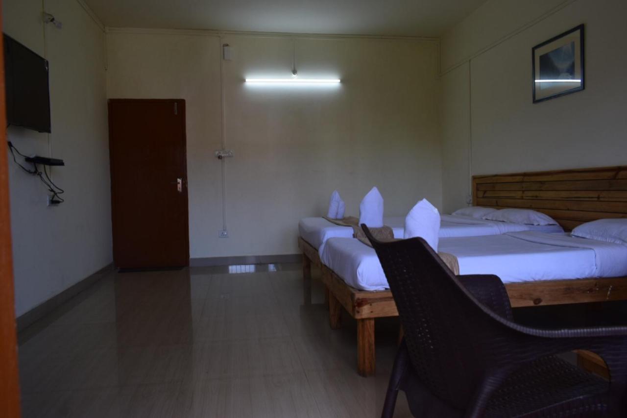 Hotel Travellers Inn ชิลลอง ภายนอก รูปภาพ