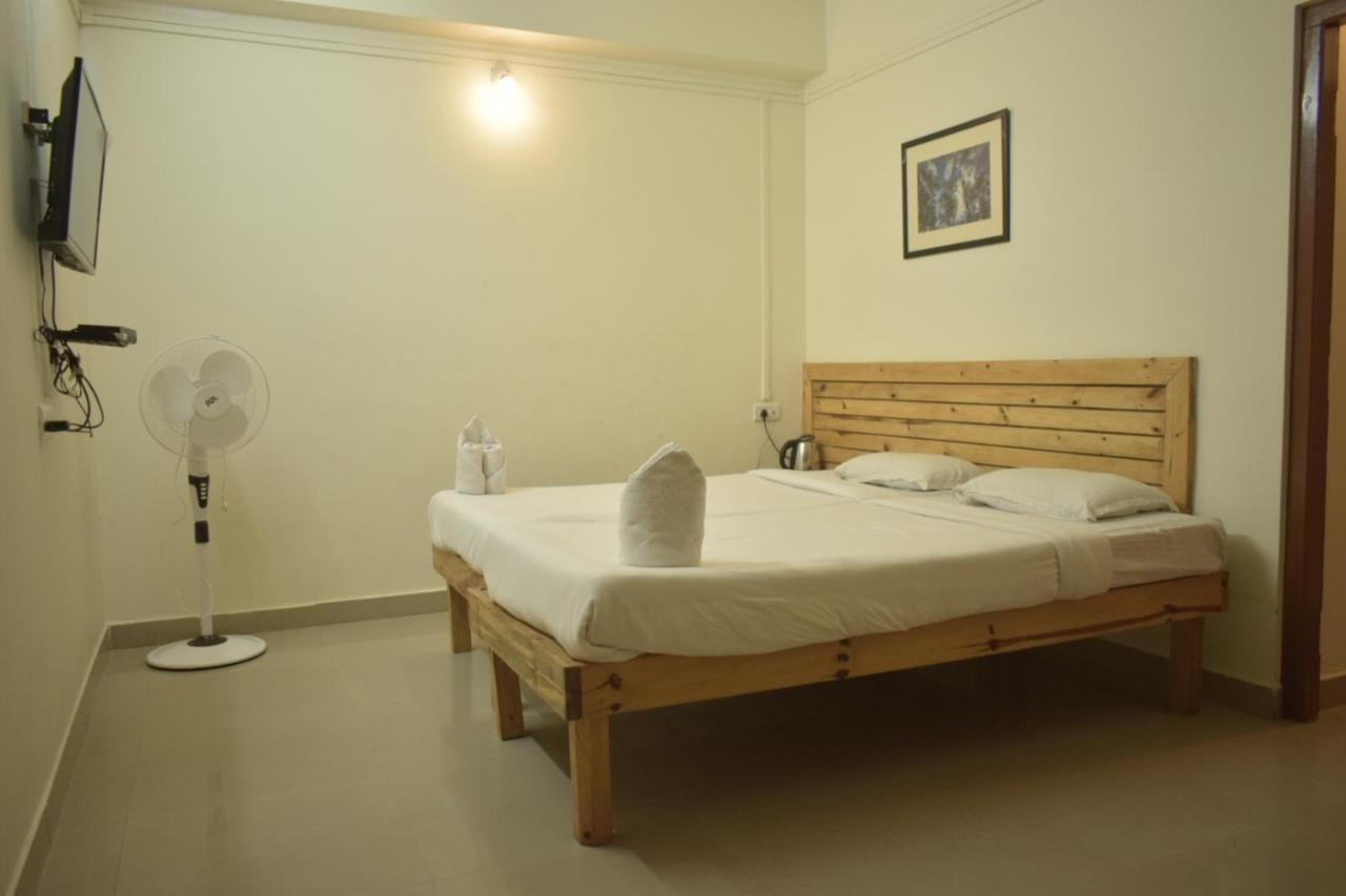 Hotel Travellers Inn ชิลลอง ภายนอก รูปภาพ